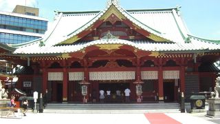 夜に行くと雰囲気が良い