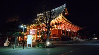 夜の浅草寺