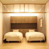 和洋室のベッドはふわふわです