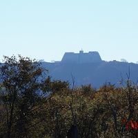 古城のような雰囲気を醸し出す外観
