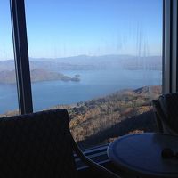 眺望が売りのホテルなら窓をキレイにしたほうが…