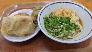 麺がつるつるしておいしい