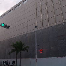 2015年1月現在の旧沖縄三越の建物の外観