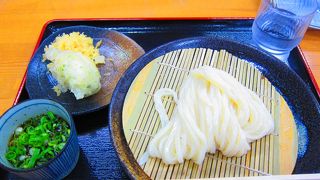 ざるうどんがおすすめです。