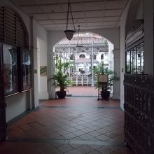 入口がクラシックです。