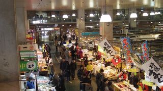 活気のある魚市場