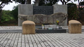 各県の慰霊塔のひとつ