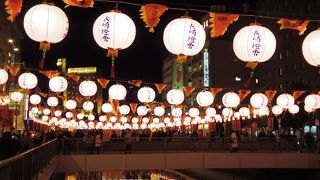 街全体がお祭りムードに