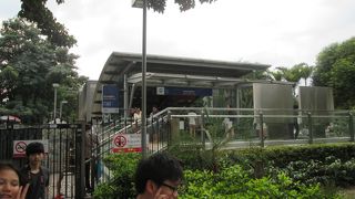 ウィークエンドマーケットの下車駅