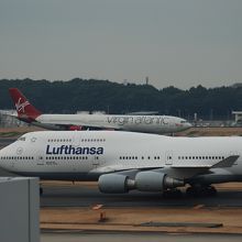 ジャンボ機が大きいです