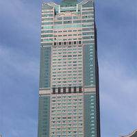 外観ですが、まだまだ下があります。これはホテル部分のみ。