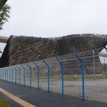 盧浦大橋 のしたにある上海万博のパビリオン跡