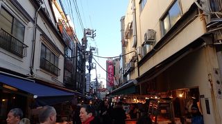 食べ歩きしながら買い物