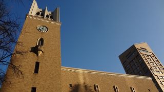 近くに早稲田グッズのお店があります。