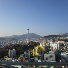 釜山タワーと龍頭山公園
