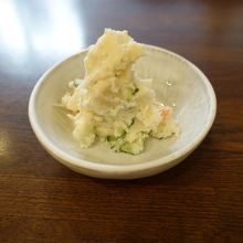 ポテサラのミニ。これは変わらず美味い。ほっ。