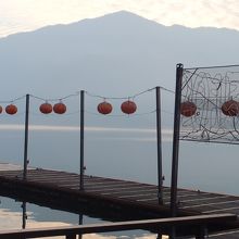 日月潭湖畔 