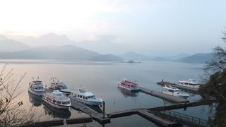 台湾有数の観光地。台北からですと、日帰りは厳しいですし、もったいない。