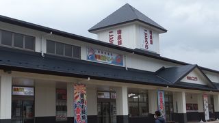 山陰道（無料区間）にあるＰＡ。地元出身者の人に聞くと知らなかったので、新しい施設みたい。