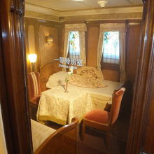 一等客室、リビングルーム