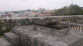 首里城にあった日時計です