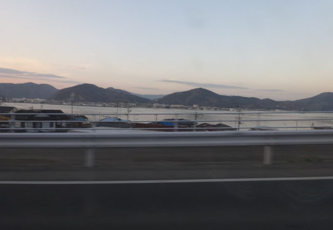 湖のようにおだやかな海面