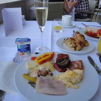 朝からシャンパン