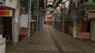 やちむん通りにつながっています