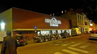 このスーパー，安いし品揃えある．ばらまきみやげも買ってよいと思う．ぜひイタリアのスーパー見学を