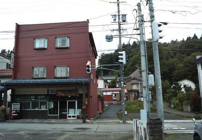 手軽に味わえる飯山で最古のお菓子屋さん