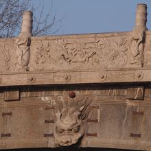 鬼神や龍がたくさんいます