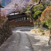 特徴的な旅篭建築が並ぶ集落