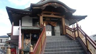 北側の道路、ウォーキングにもお勧めです