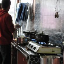 家族経営っぽい感じでした。