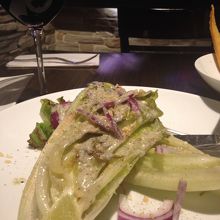 レタスでかっ！シャキシャキしてて美味しい〜