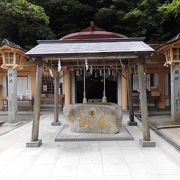 日本最大の巨石古墳の神社