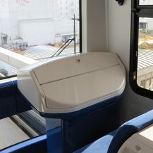 運転席のカバーが丸みを帯びている