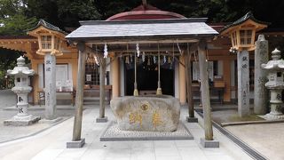 日本最大の巨石古墳の神社