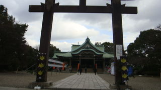 豊臣秀吉公像が出迎え