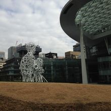 庭園の新しいモニュメント