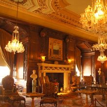 外観は中世なのに、内部はすっかりビクトリア朝