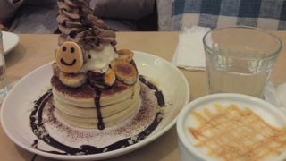 シンプルで可愛いパンケーキのお店