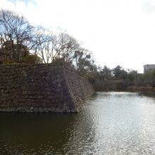 城郭内の堀