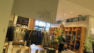 １F、THE NORTH FACE