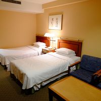 落ち着いて広々としたツインルーム