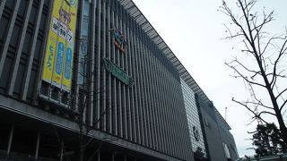 平日の駅周辺は渋滞してる