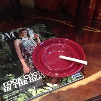 灰皿が置いてます。