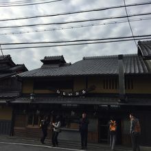 上賀茂神社に行ったら寄ってみて下さい。