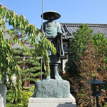 境内中心部ですから開山者の方だと思いますが…失念しました