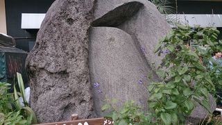 モアイではなくモヤイ像